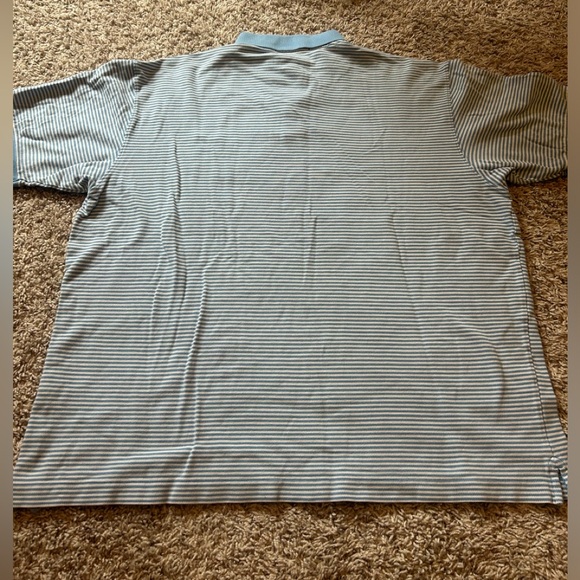 VINEYARD VINES Mens Size XL Light, blue, and white striped polo - Picture 4 of 9